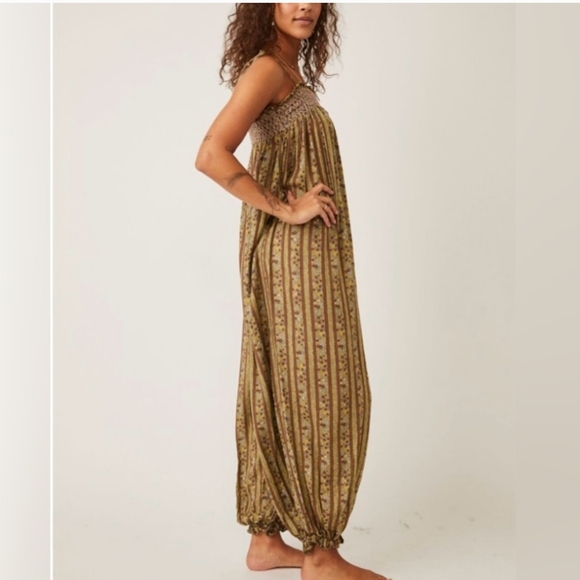 Free People rule the world romper - Picture 2 of 6